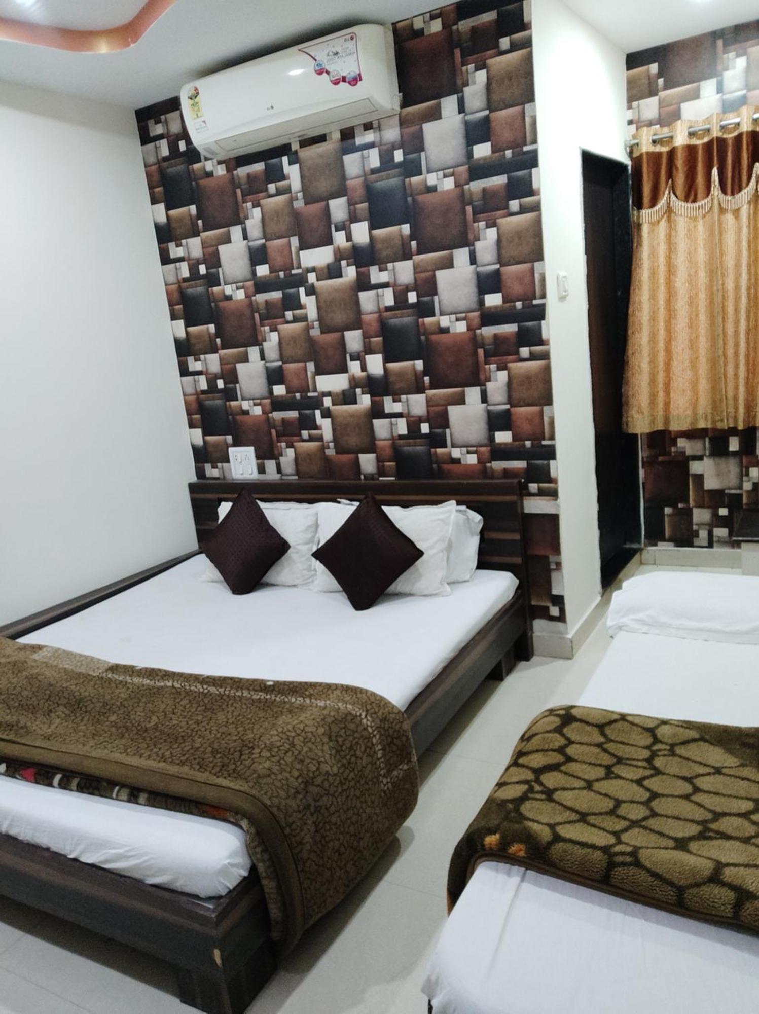 Hotel Vrandavan Palace Near Mahakal Temple Ujjain Eksteriør bilde