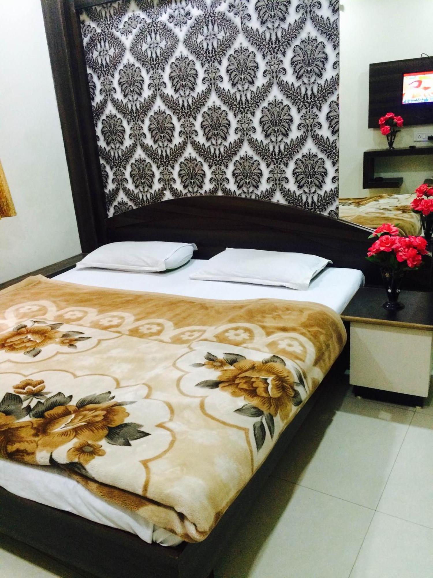 Hotel Vrandavan Palace Near Mahakal Temple Ujjain Eksteriør bilde