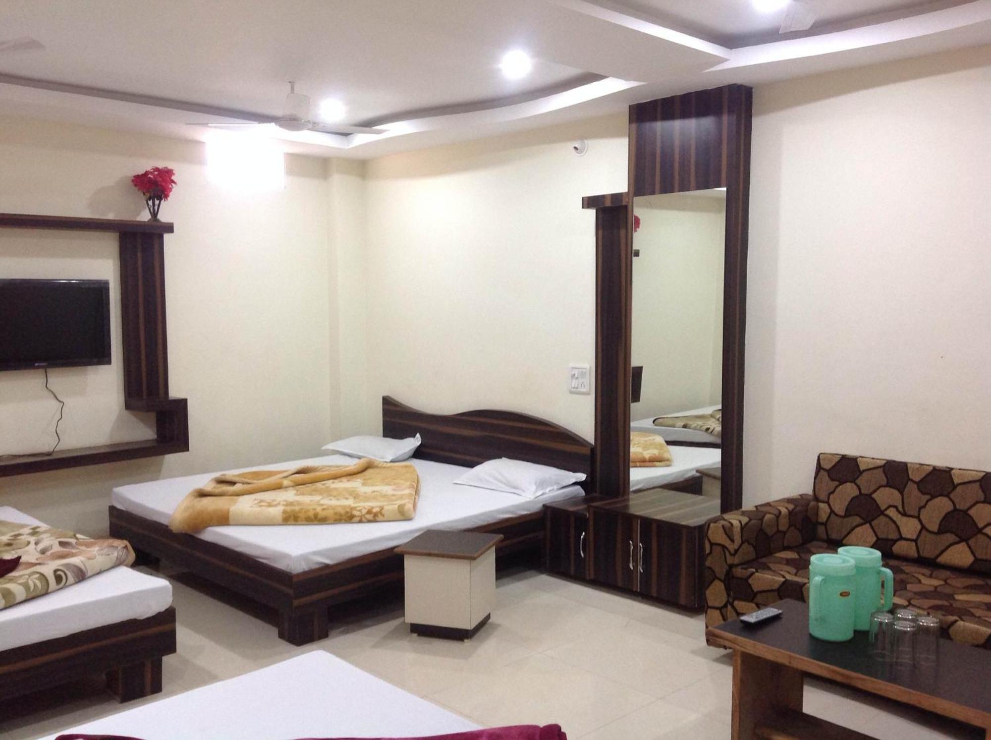 Hotel Vrandavan Palace Near Mahakal Temple Ujjain Eksteriør bilde
