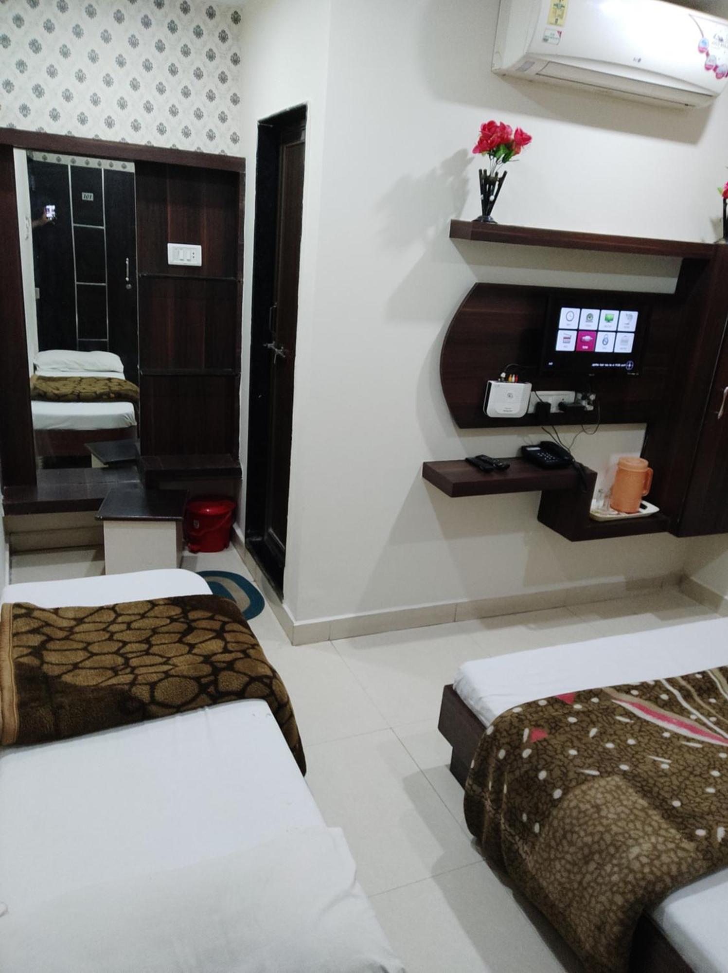 Hotel Vrandavan Palace Near Mahakal Temple Ujjain Eksteriør bilde