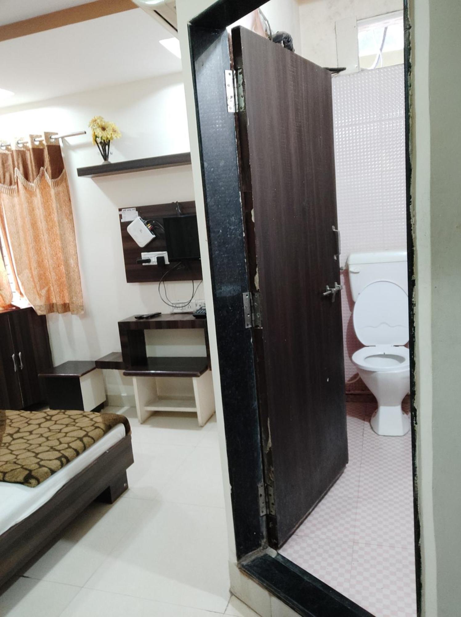 Hotel Vrandavan Palace Near Mahakal Temple Ujjain Eksteriør bilde