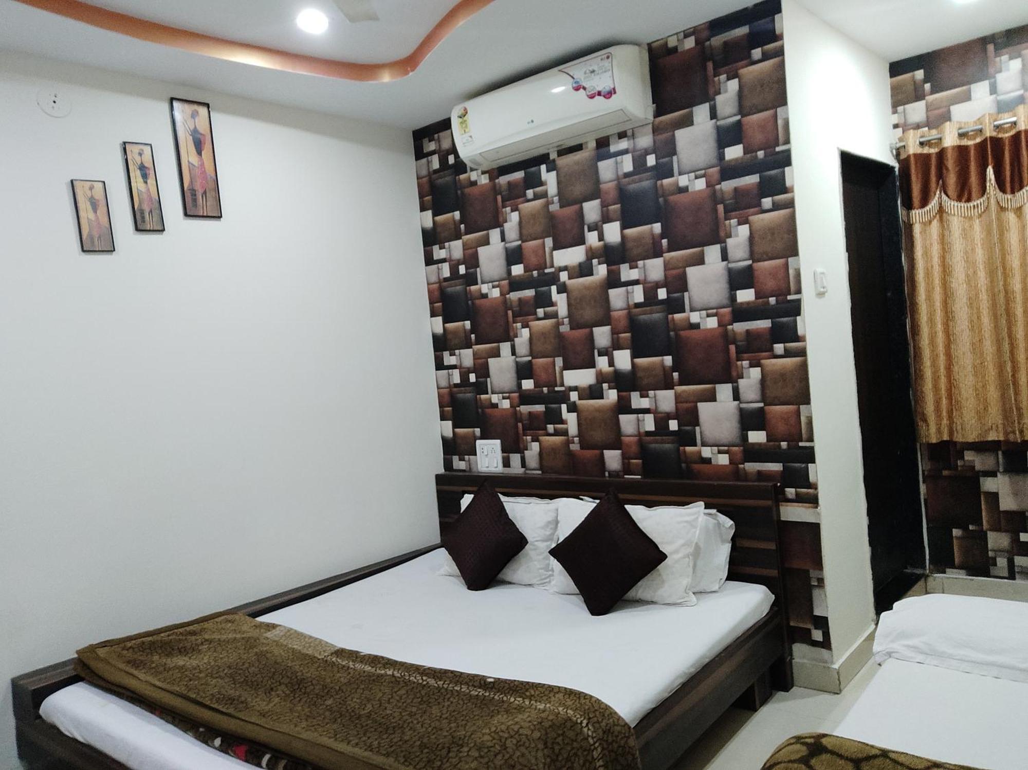 Hotel Vrandavan Palace Near Mahakal Temple Ujjain Eksteriør bilde