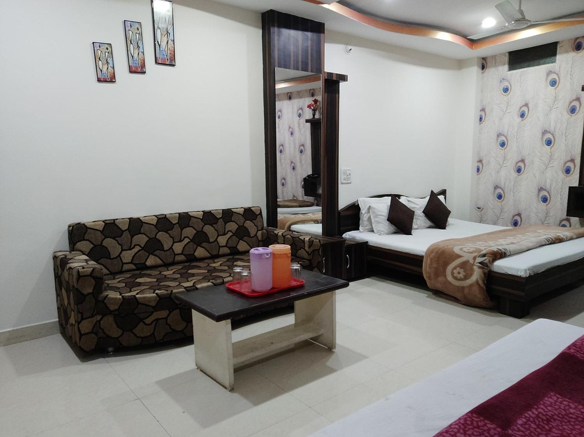 Hotel Vrandavan Palace Near Mahakal Temple Ujjain Eksteriør bilde