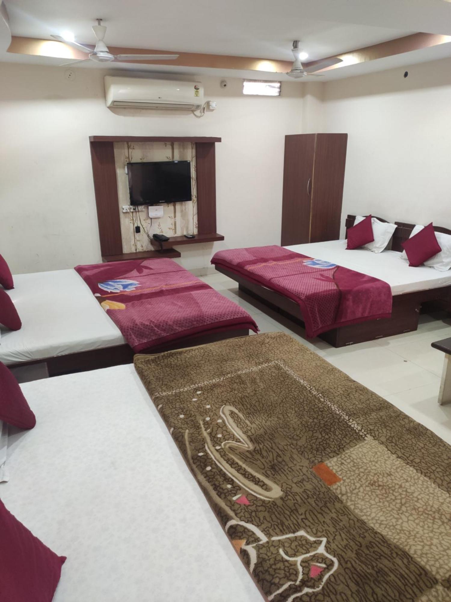 Hotel Vrandavan Palace Near Mahakal Temple Ujjain Eksteriør bilde