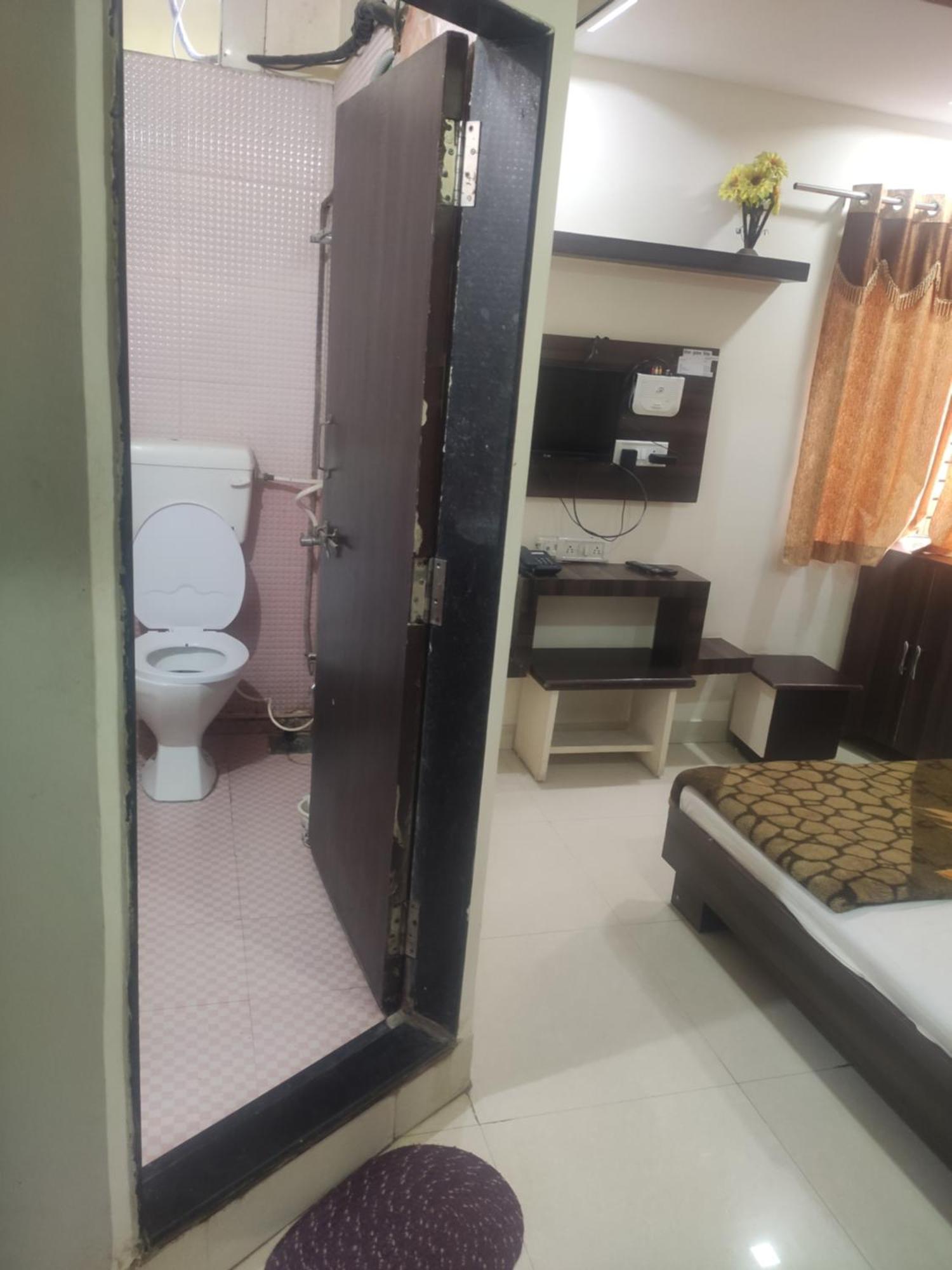 Hotel Vrandavan Palace Near Mahakal Temple Ujjain Eksteriør bilde
