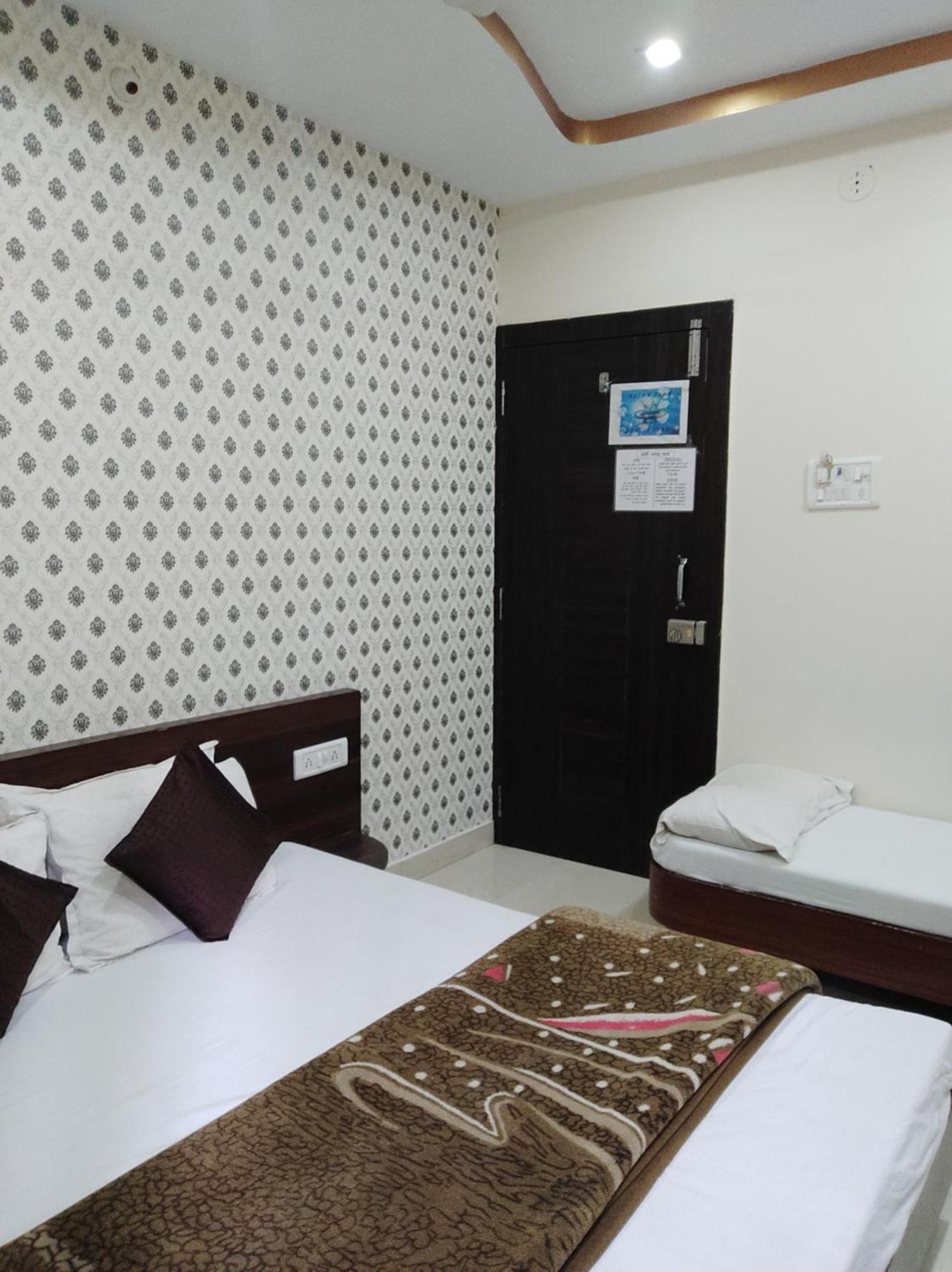 Hotel Vrandavan Palace Near Mahakal Temple Ujjain Eksteriør bilde