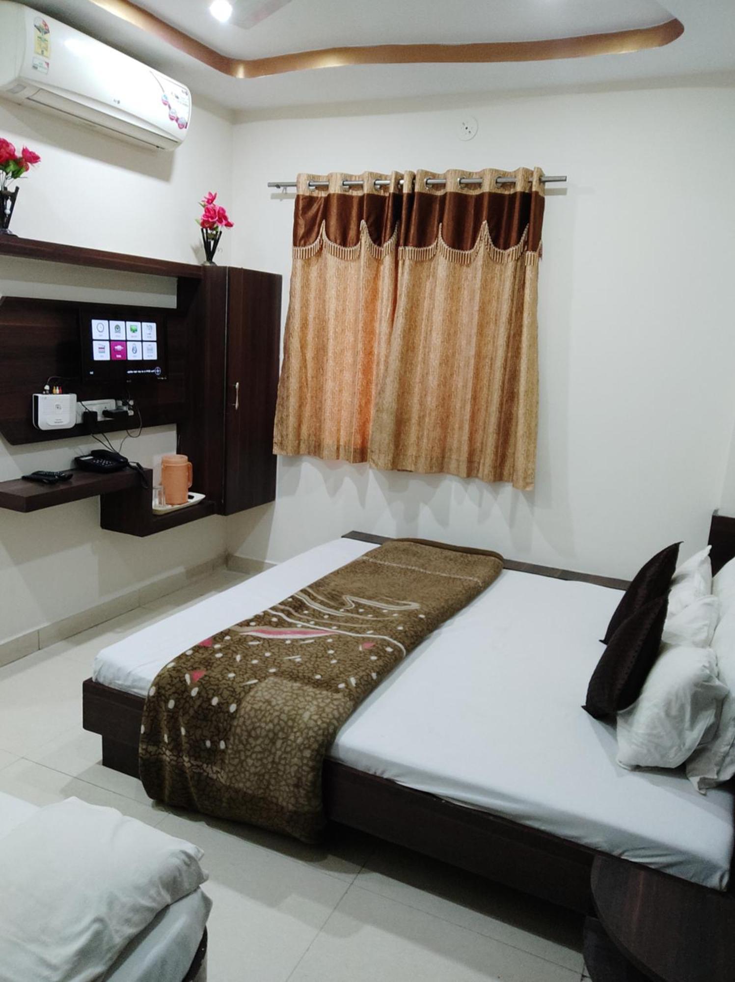 Hotel Vrandavan Palace Near Mahakal Temple Ujjain Eksteriør bilde